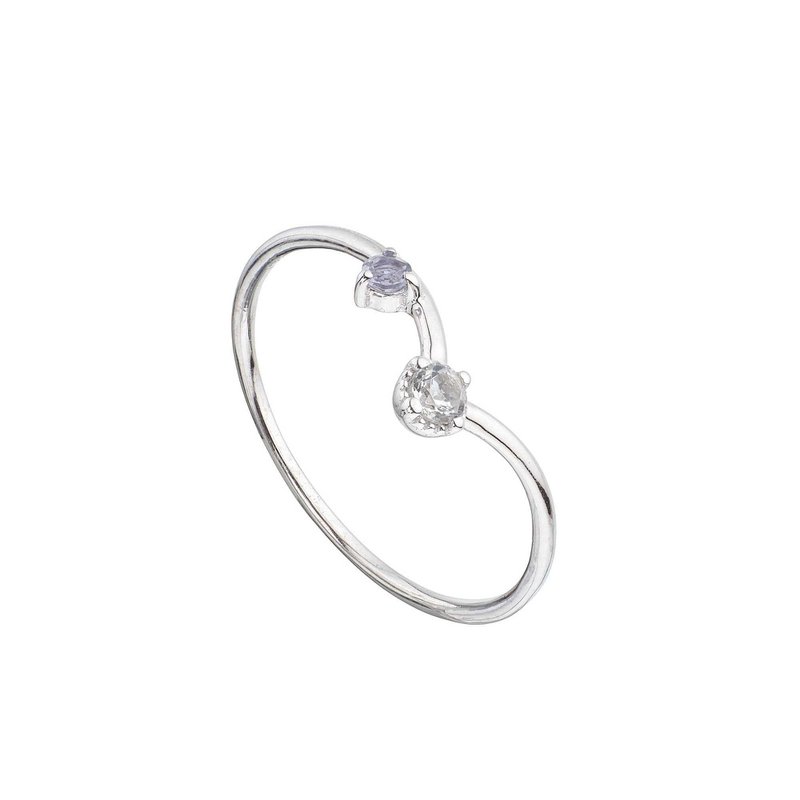 Anello in argento con cristallo di rocca e iolite