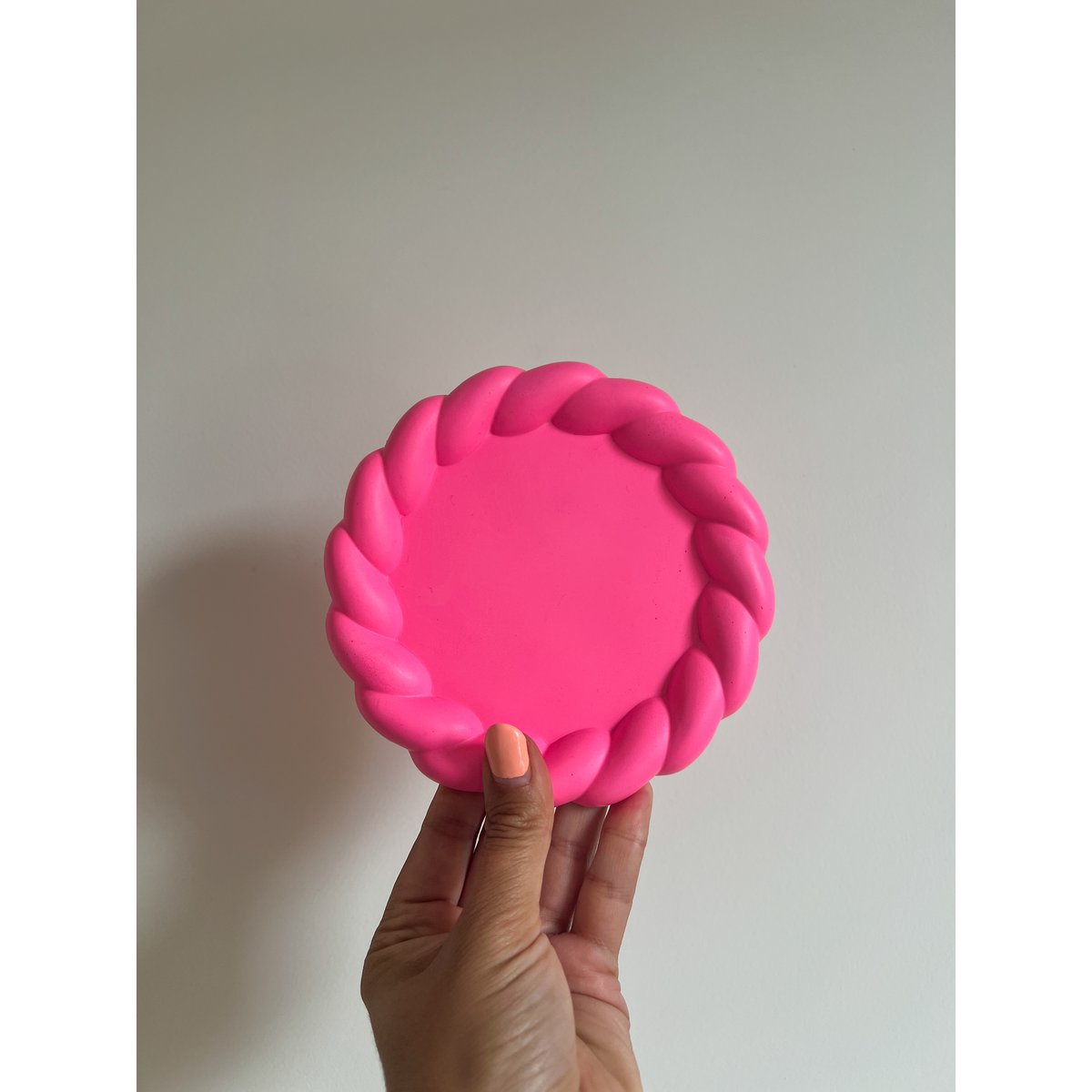 Vassoio Twist rosa neon