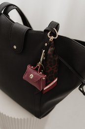 Taschenanhänger Leo-Bordeaux