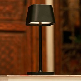 Ava zwarte oplaadbare tafellamp