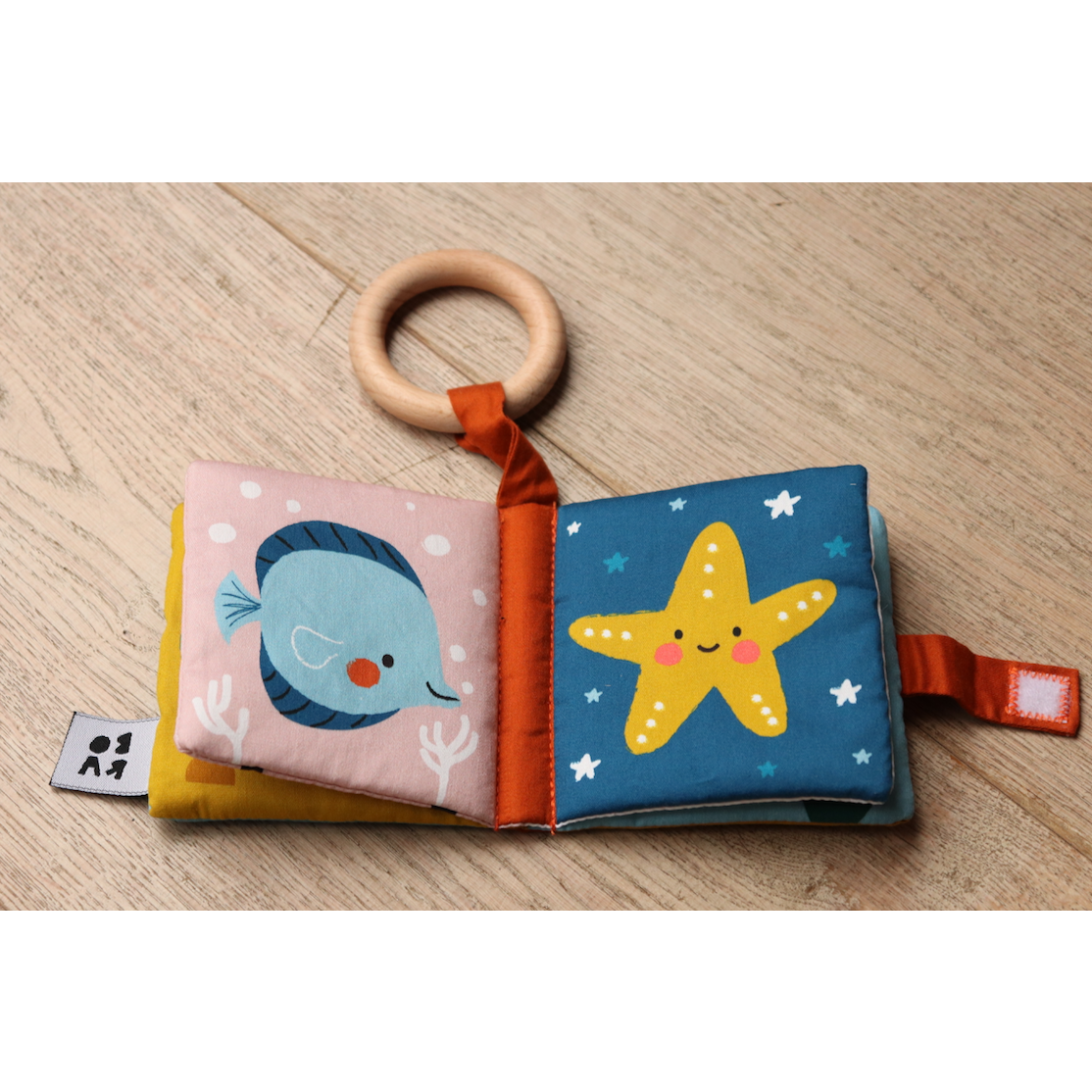 Teething ring book - Sea