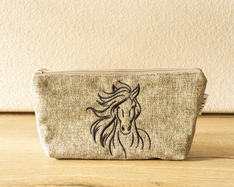 Toilet bag horse 3 light