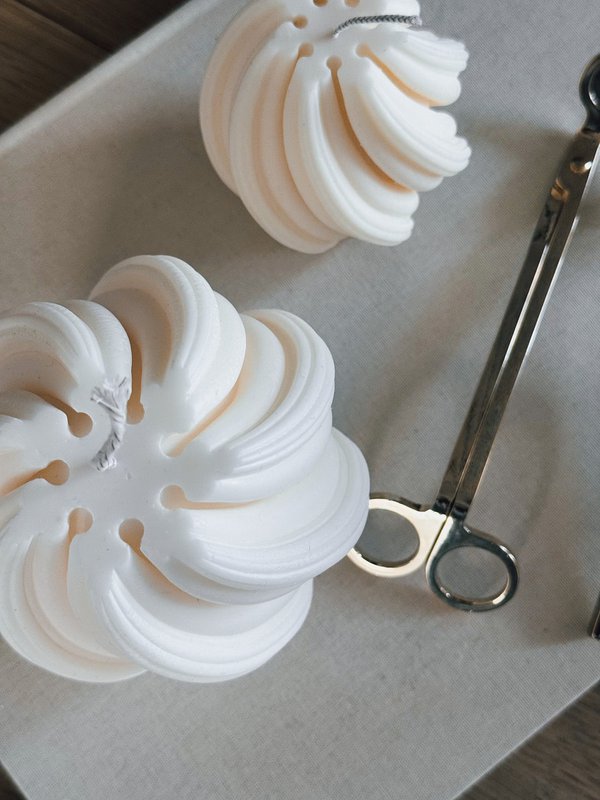 swirl candle
