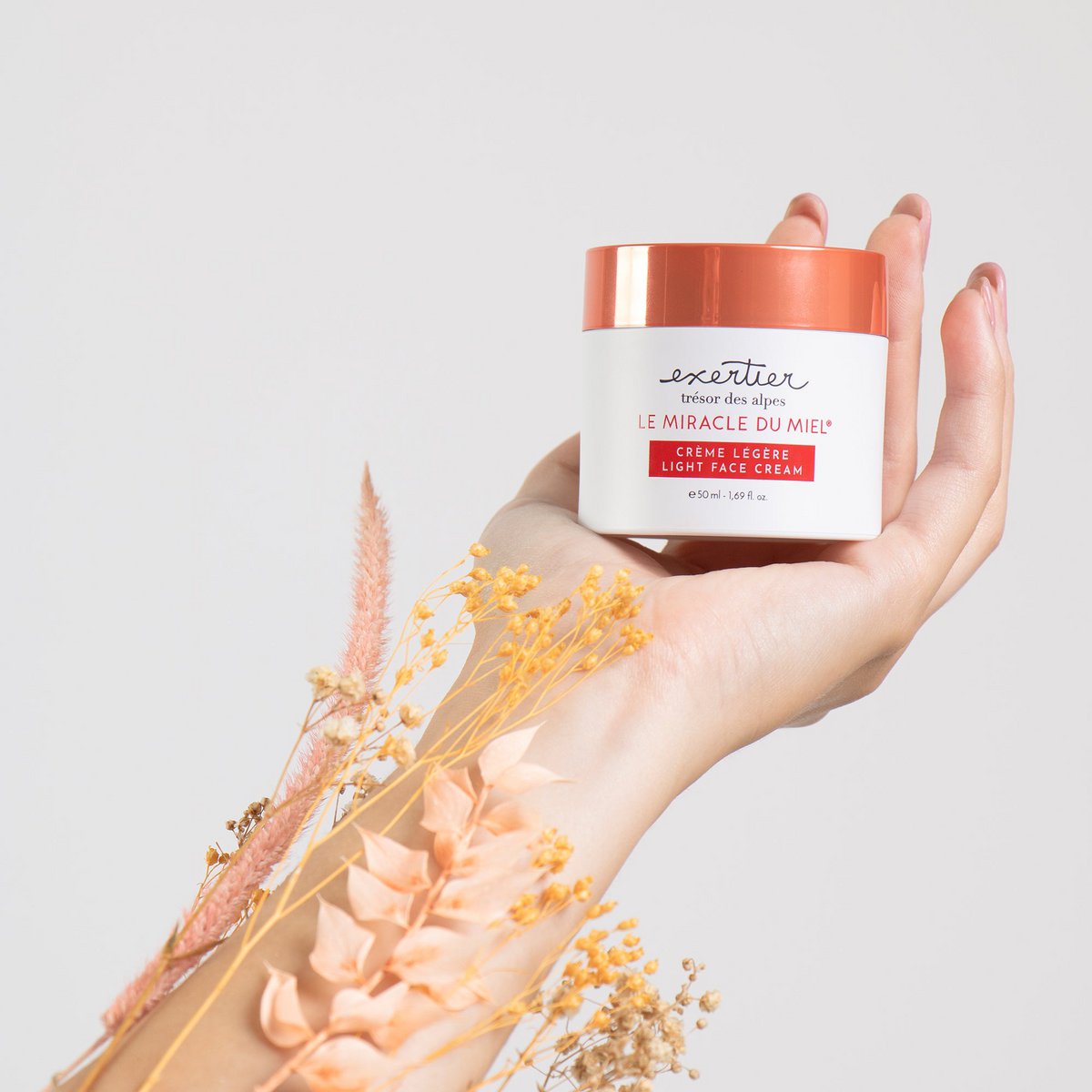 LIGHT CREAM - Moisturizing + Radiance