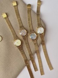 Lajas - Klassiek gouden quartzhorloge met ronde kast