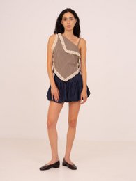 Rove bruin geruite asymmetrische top