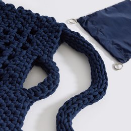 Borsa a tracolla realizzata a mano in “cotone Amorgos” con pochette impermeabile blu