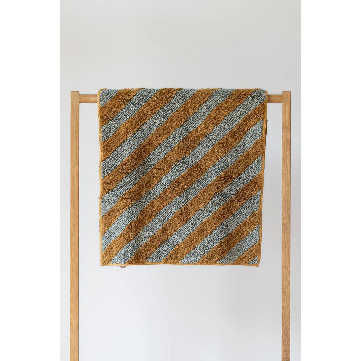 Hand getuft 100% katoenen badmat - Diagonale lijnen Moss Green & Gold