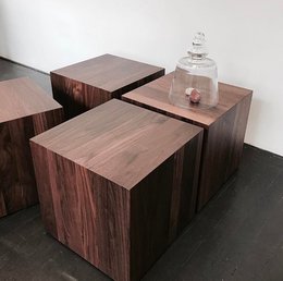 Cube with wheels recessed