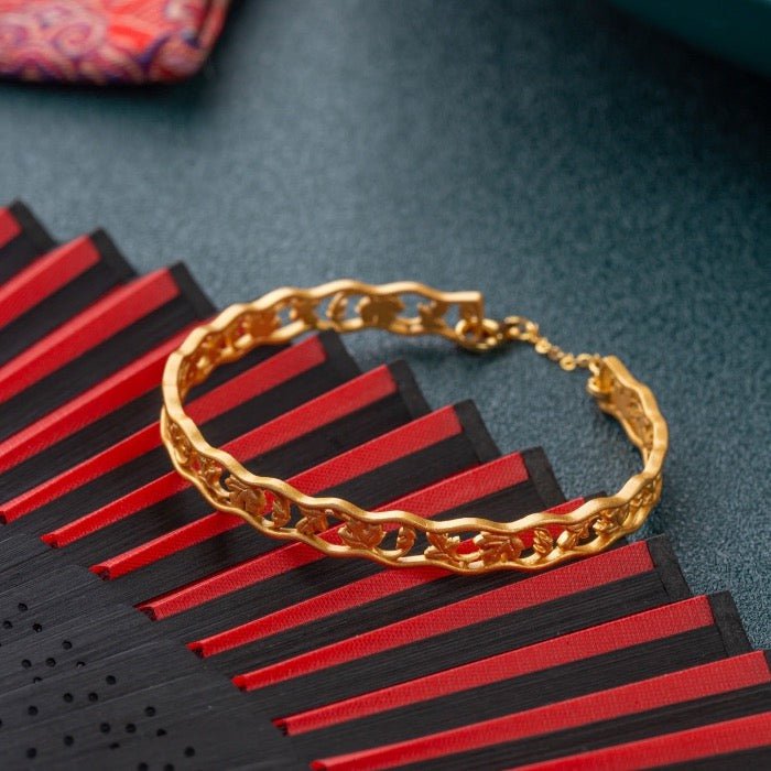 Brazalete con diseño de conejo chino tradicional