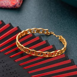 Brazalete con diseño de conejo chino tradicional