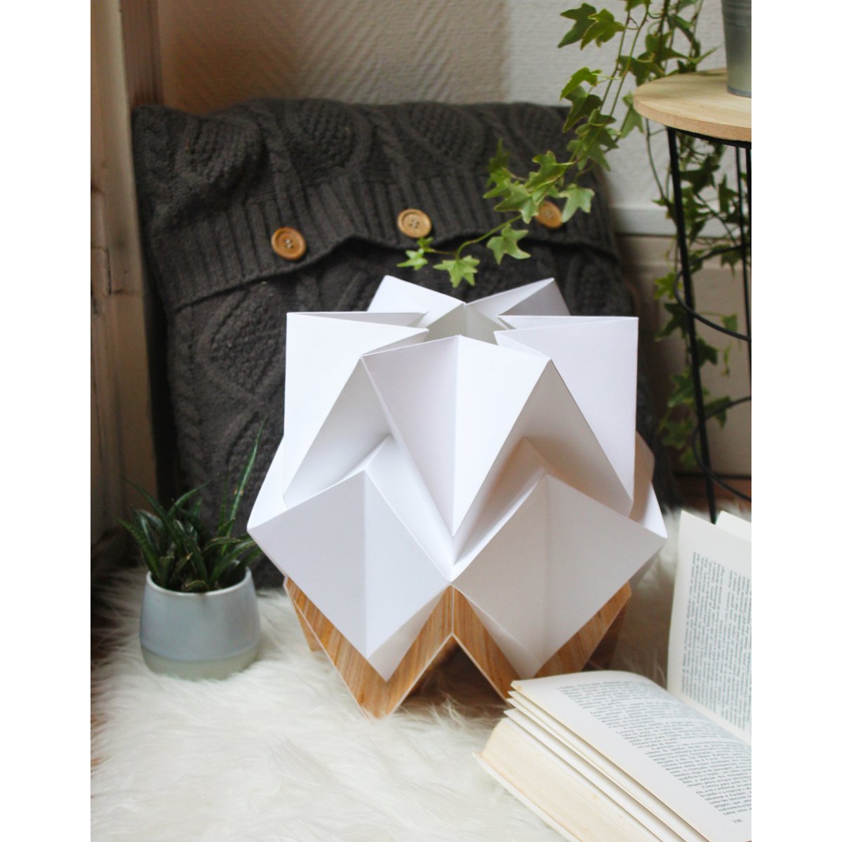 Lámpara de mesa Origami en ecomadera y papel - talla M