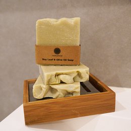 Gant de bain en poil de chèvre avec savon à la feuille de laurier et à l'huile d'olive