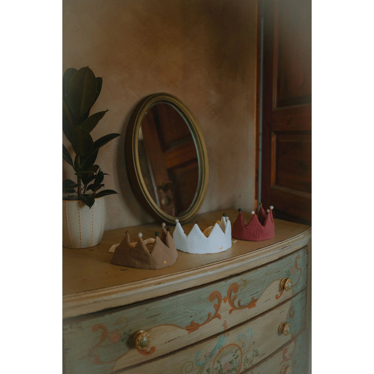 TISU children's crown, Rouge