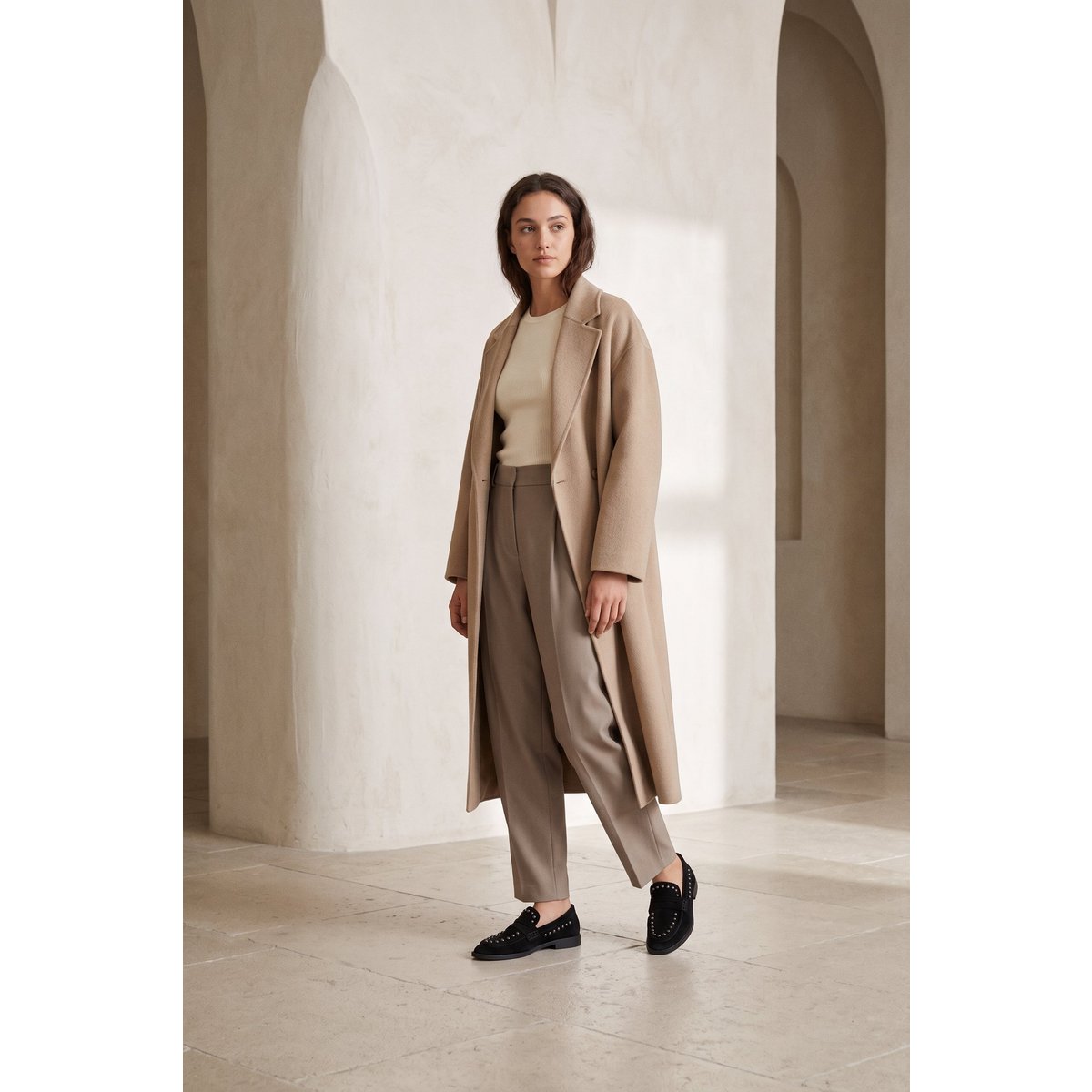EMILIA STUDS ZWART – Suède loafers met studs