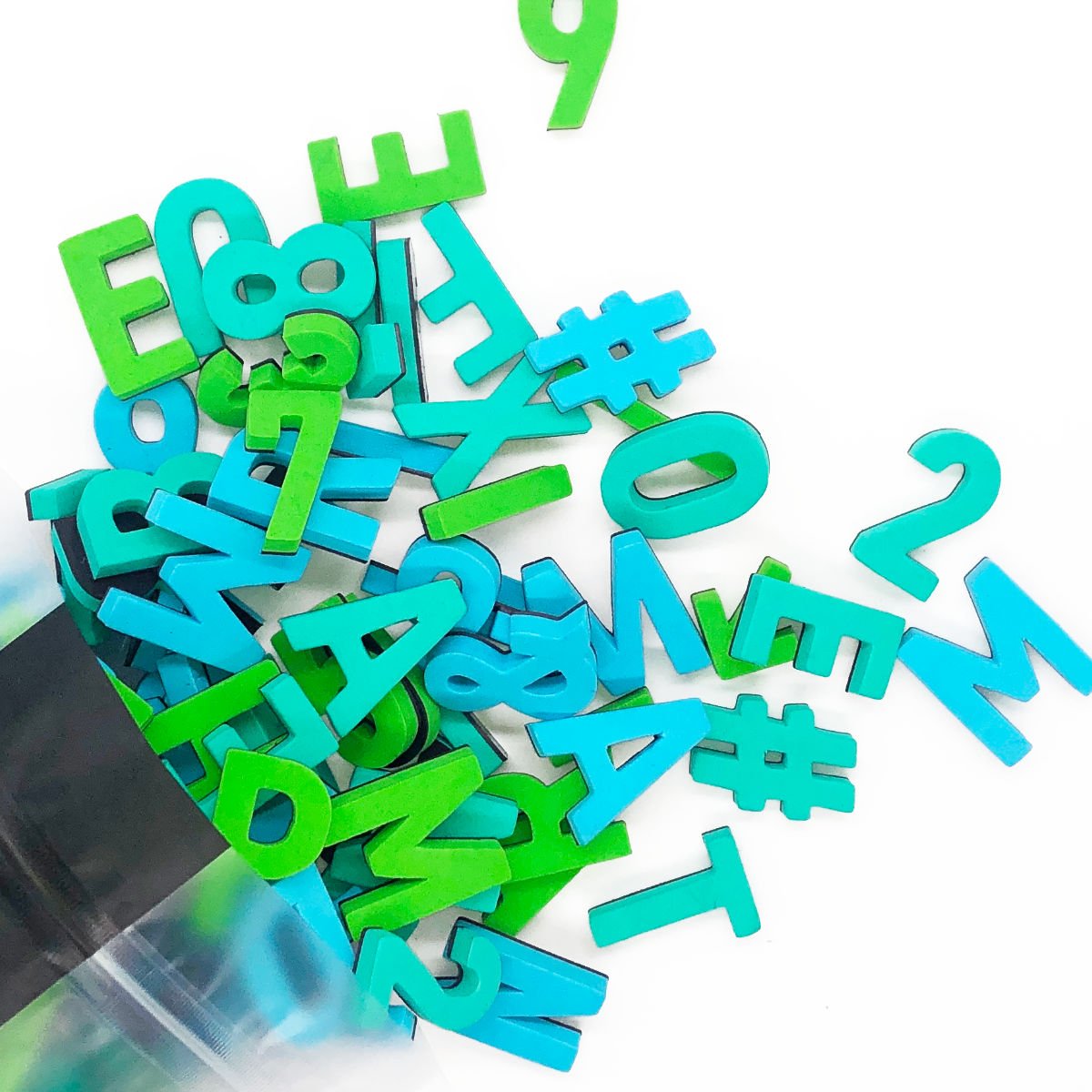 Modern magnetic letters - Knutsch Bang