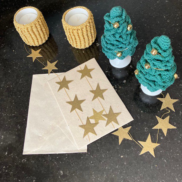 Luna-Leena-Grußkartenset + Girlandensterne Gold – vertikal – L115 cm – Gold – umweltfreundliches Papier – handgefertigt in Nepal