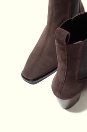 RAY CHOCOLATE – Bottines pointues à talons et bout carré avec talon sculptural