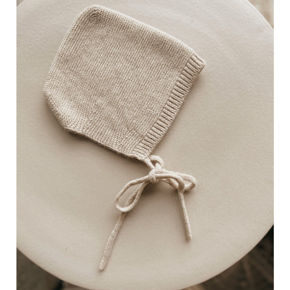 Merino baby bonnet sand