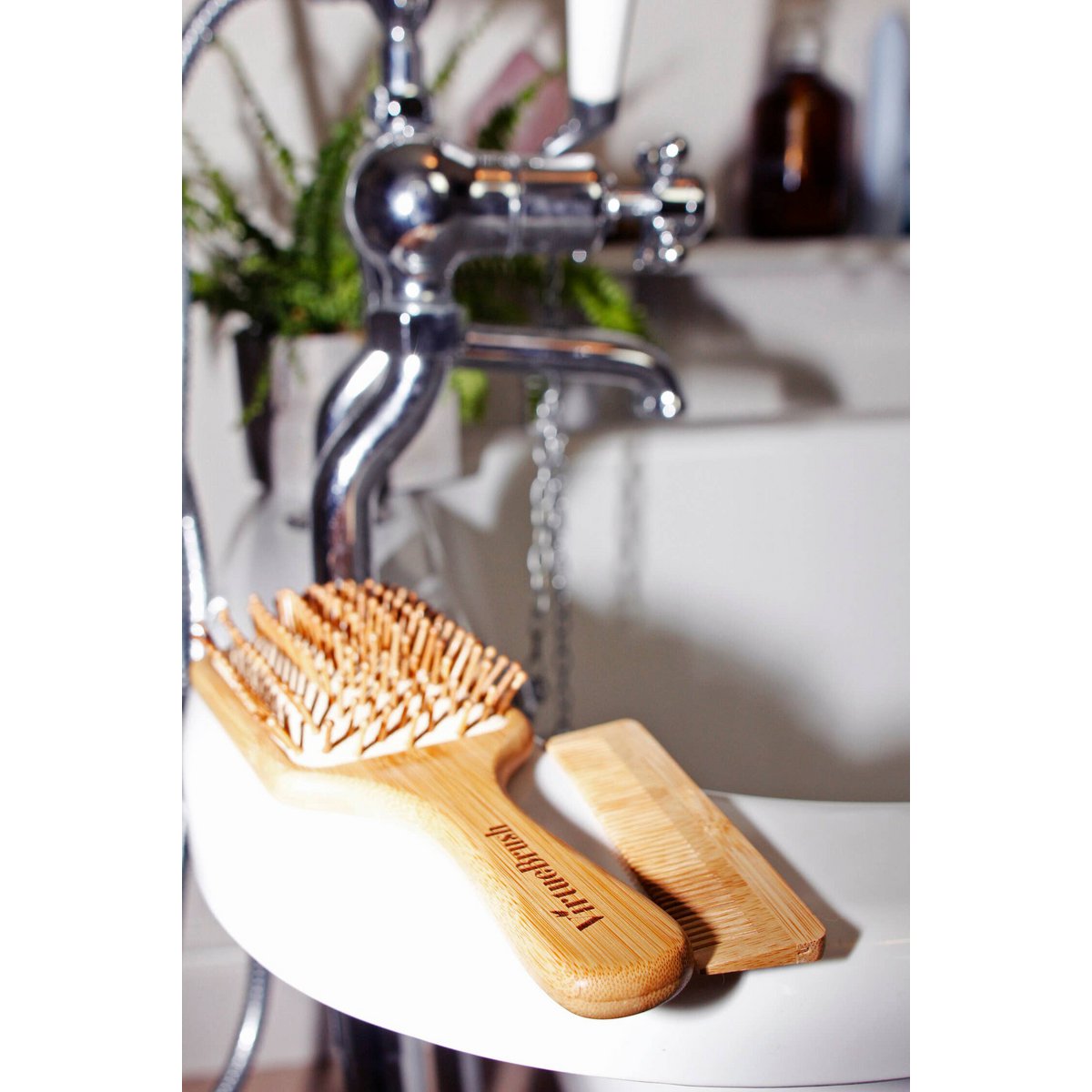 Brosse à cheveux en bambou