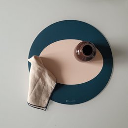 Farverig og original rund dækkeserviet Rund Eclipse Blue