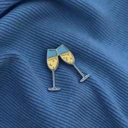 Enamel Pin "Chin Chin"
