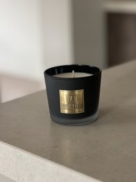 Luxurious and sustainable scented candle Intense - Black - S