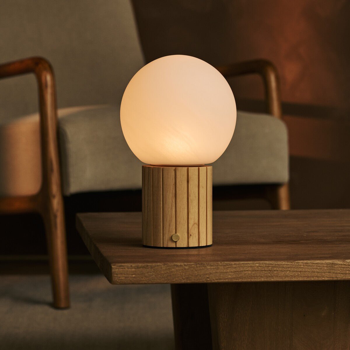 Lampada da tavolo ricaricabile Nadine marrone chiaro