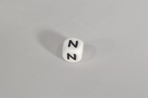 Silikonperlenbuchstabe N