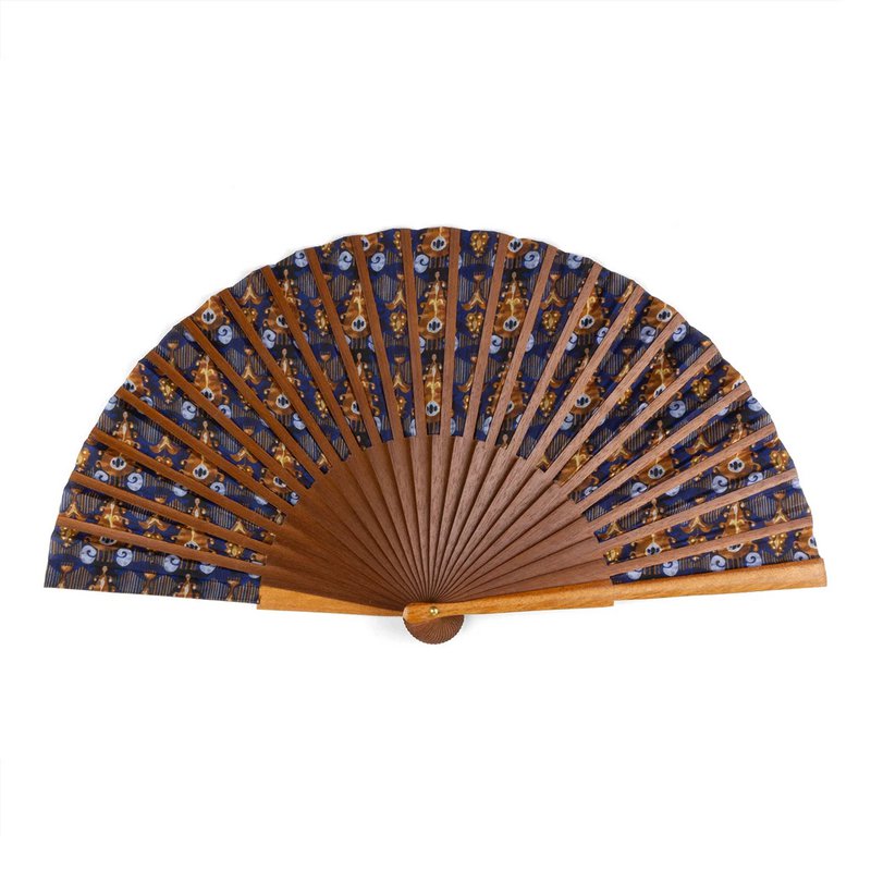 Ikat-geïnspireerde zijden ventilator-handgemaakt in Spanje met Bocapi-hout, blauwe en bruine print