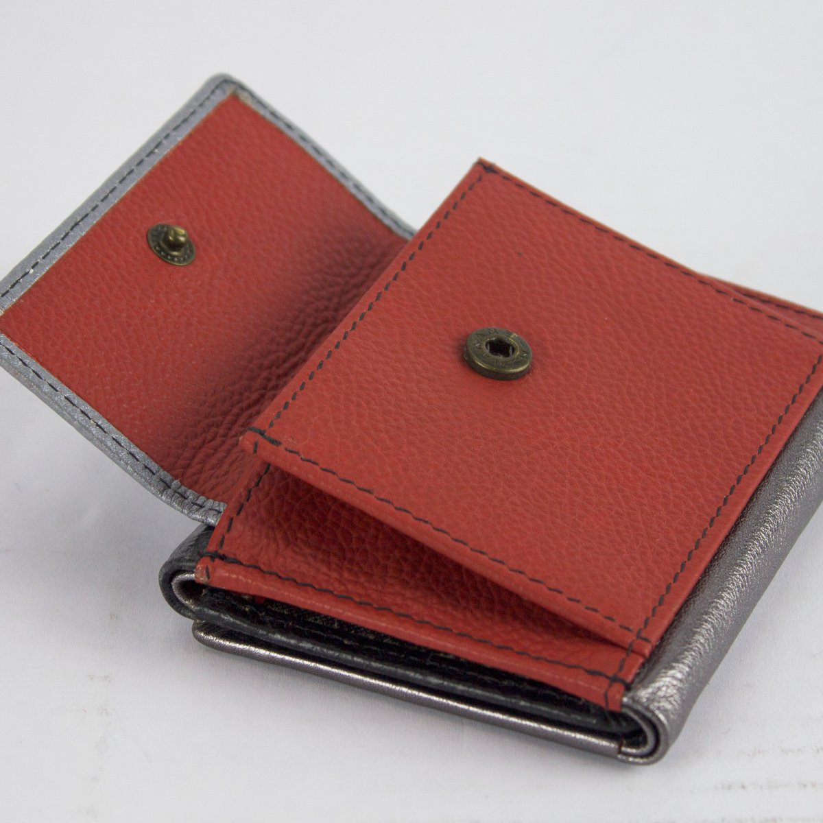 Sunsa Creations leren portemonnee. Mini kleine leren portemonnee met RFID-bescherming. Dames/meisjes portemonnee model "Miki"