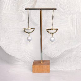 THALASSA – Lange goldene Barockperlenohrringe