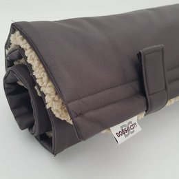 Reisematte Travel Mat Saddle graphit mit Kunstfelldecke Teddy plüsch beige