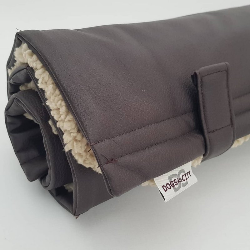 Reisematte Travel Mat Saddle graphit mit Kunstfelldecke Teddy plüsch beige