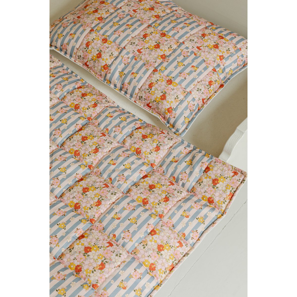 Ensemble de literie matelassée en coton pour les enfants «Garden d'été» - conception patchwork, petite taille
