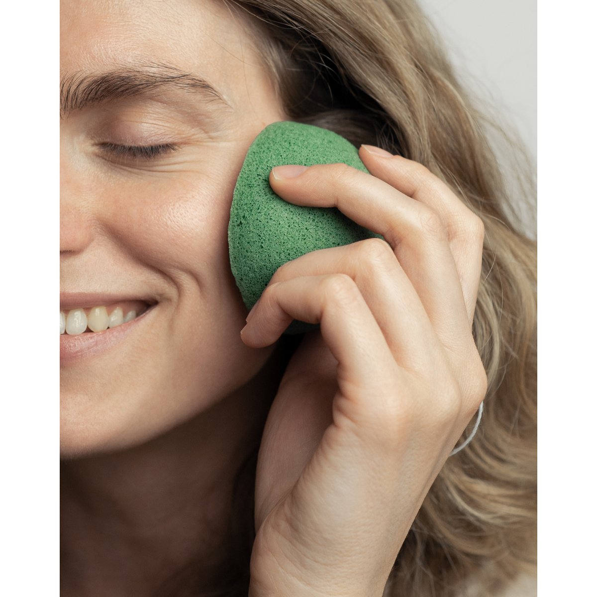 Exfoliating Konjac Sponge