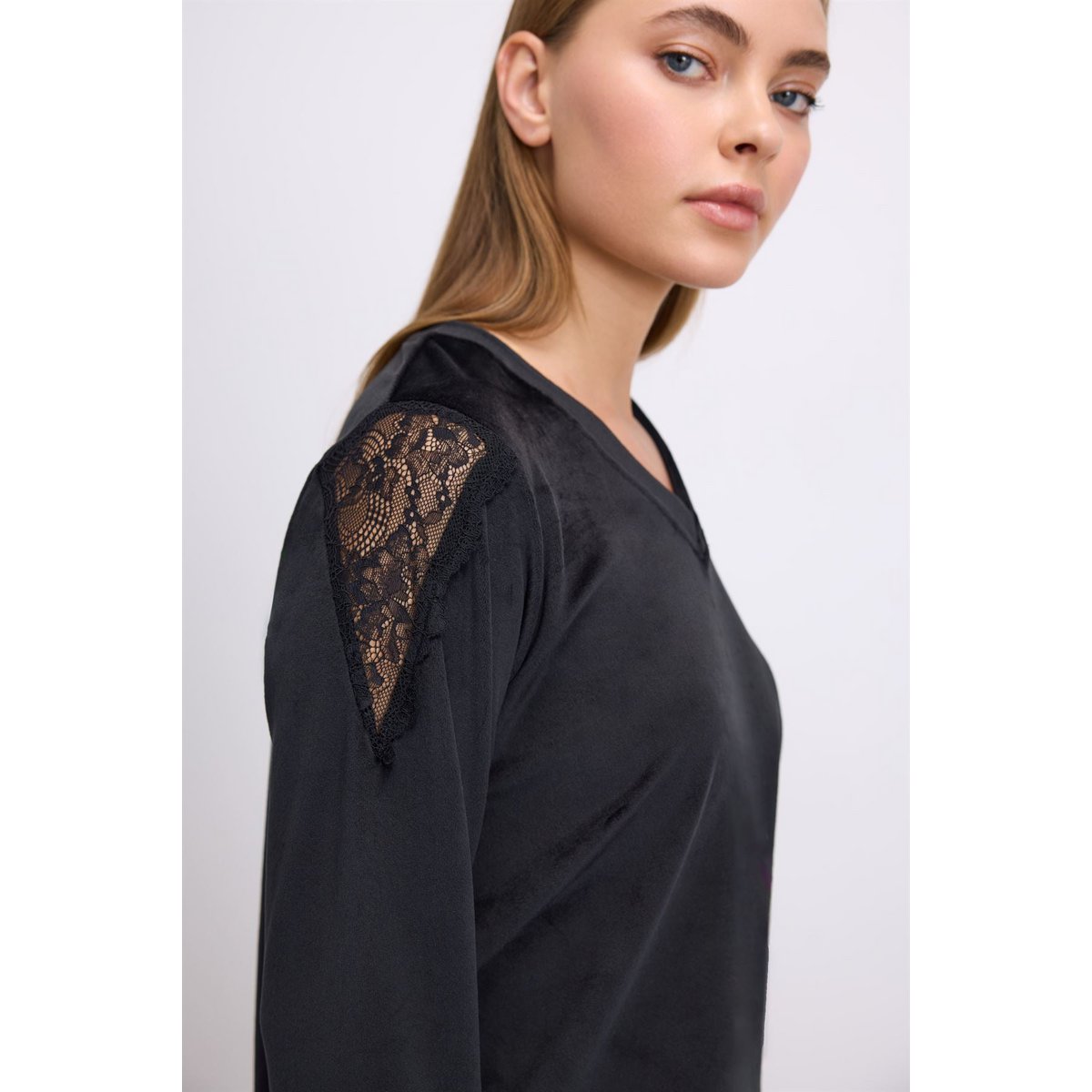 Bergenia 11542 Women's Longsleeve T-Shirt & Pants Set