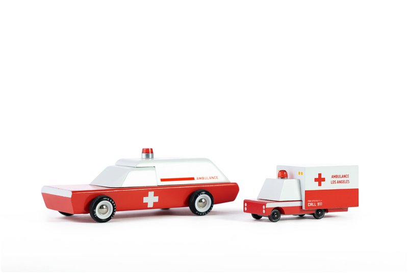 Candycar World - Ambulance Van