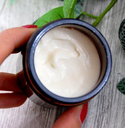 Bardzo delikatny peeling do twarzy
