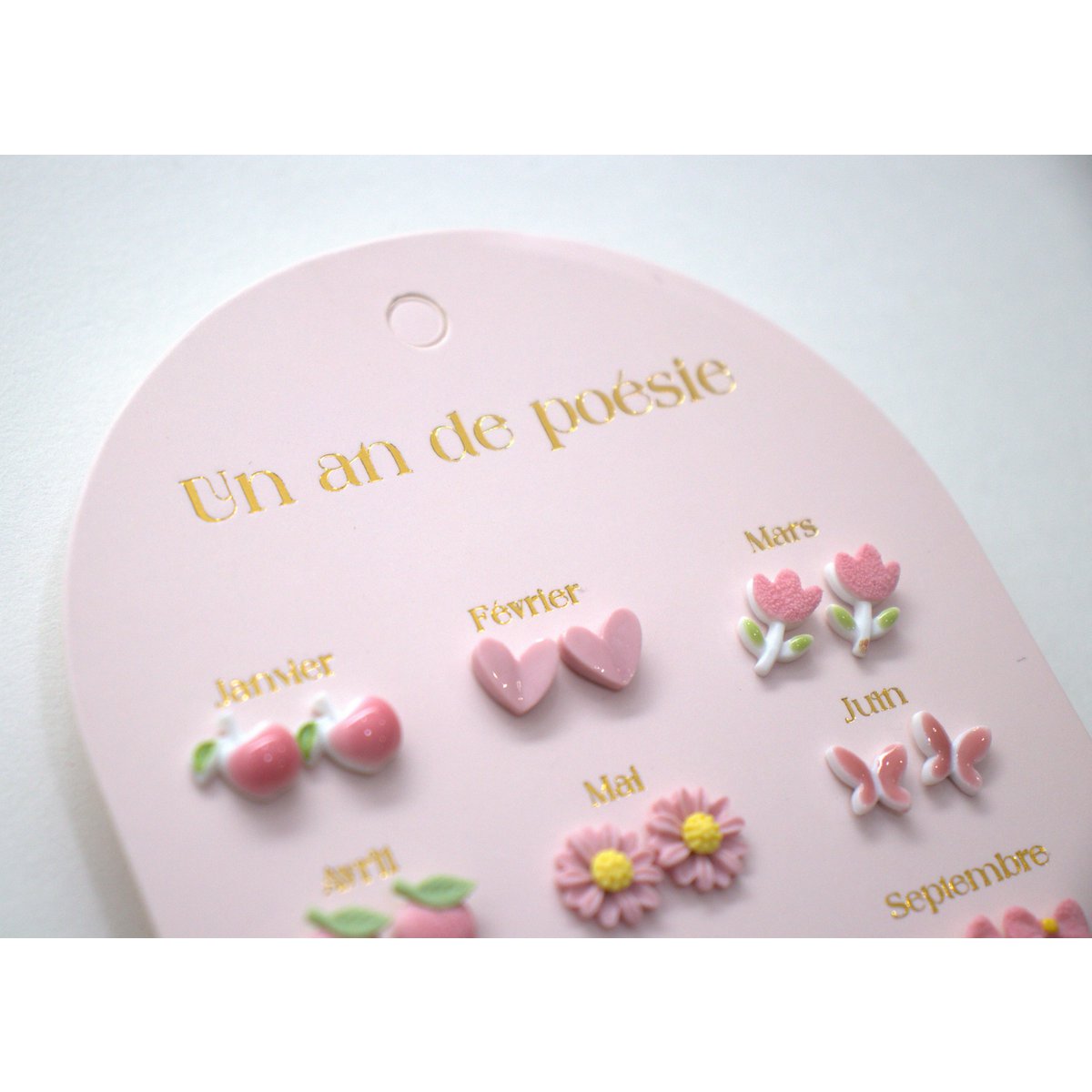 Coffret 12 Boucles d'Oreilles Céramique — Un An de Poésie rose