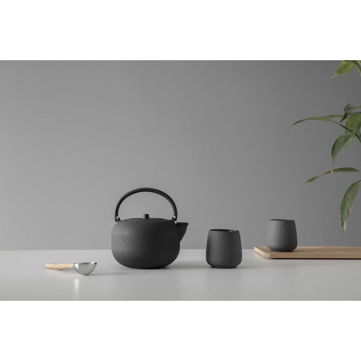 Viva Saga™ Cast Iron Teapot 0,80L, Black, inox filter