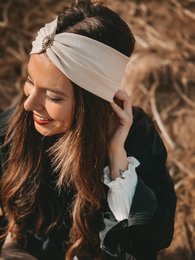 Sara – Spring Love i lys beige