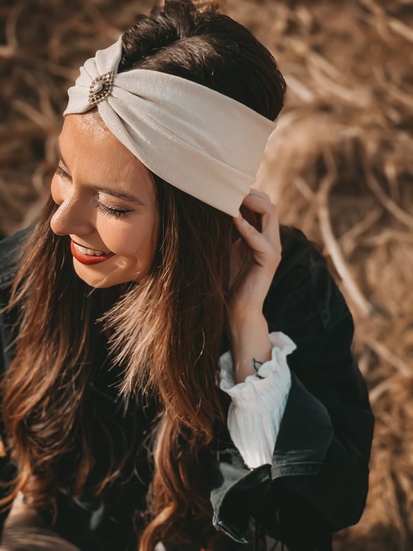 Sara – Spring Love i lys beige