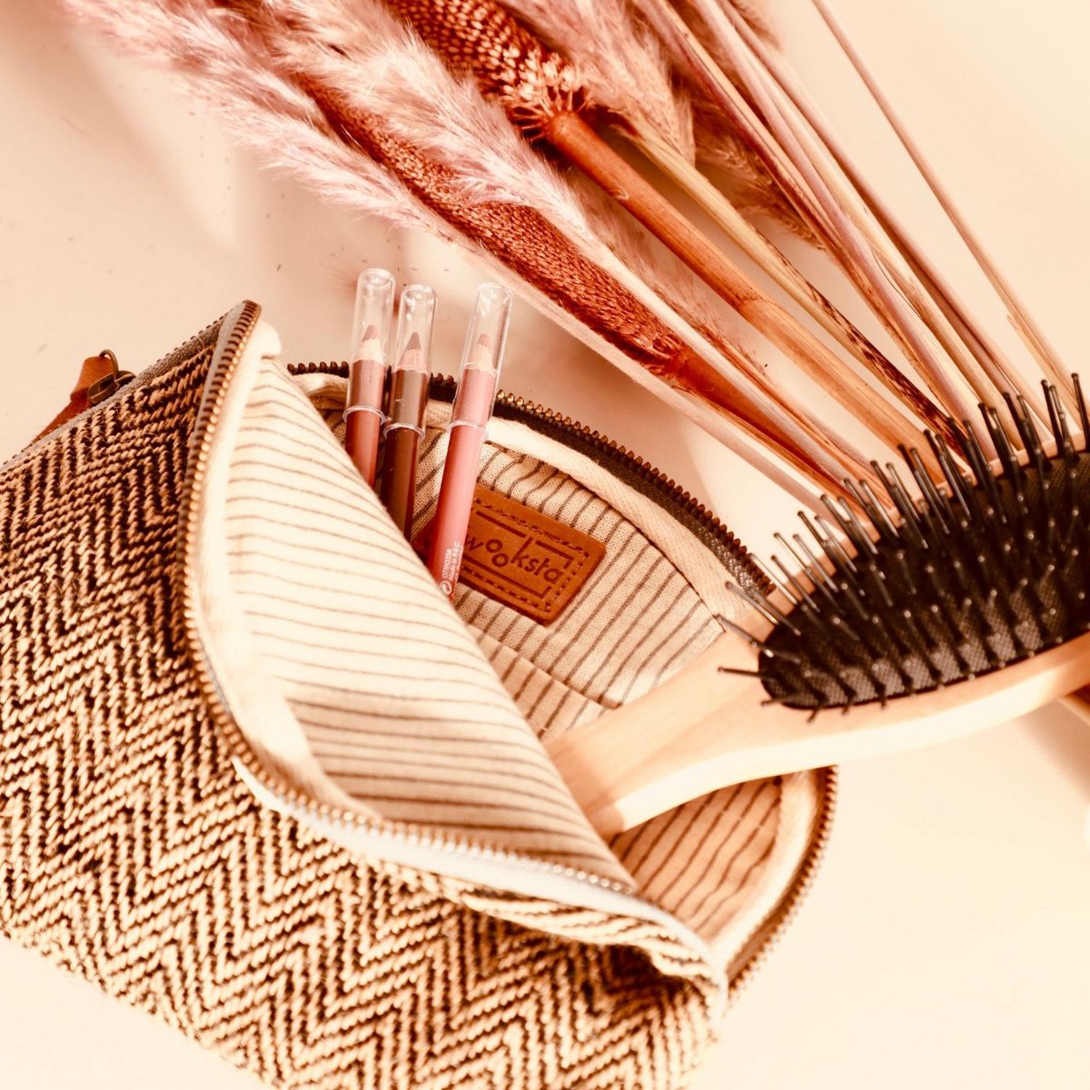 Astuccio per cosmetici "The Booty" - Nero a spina di pesce