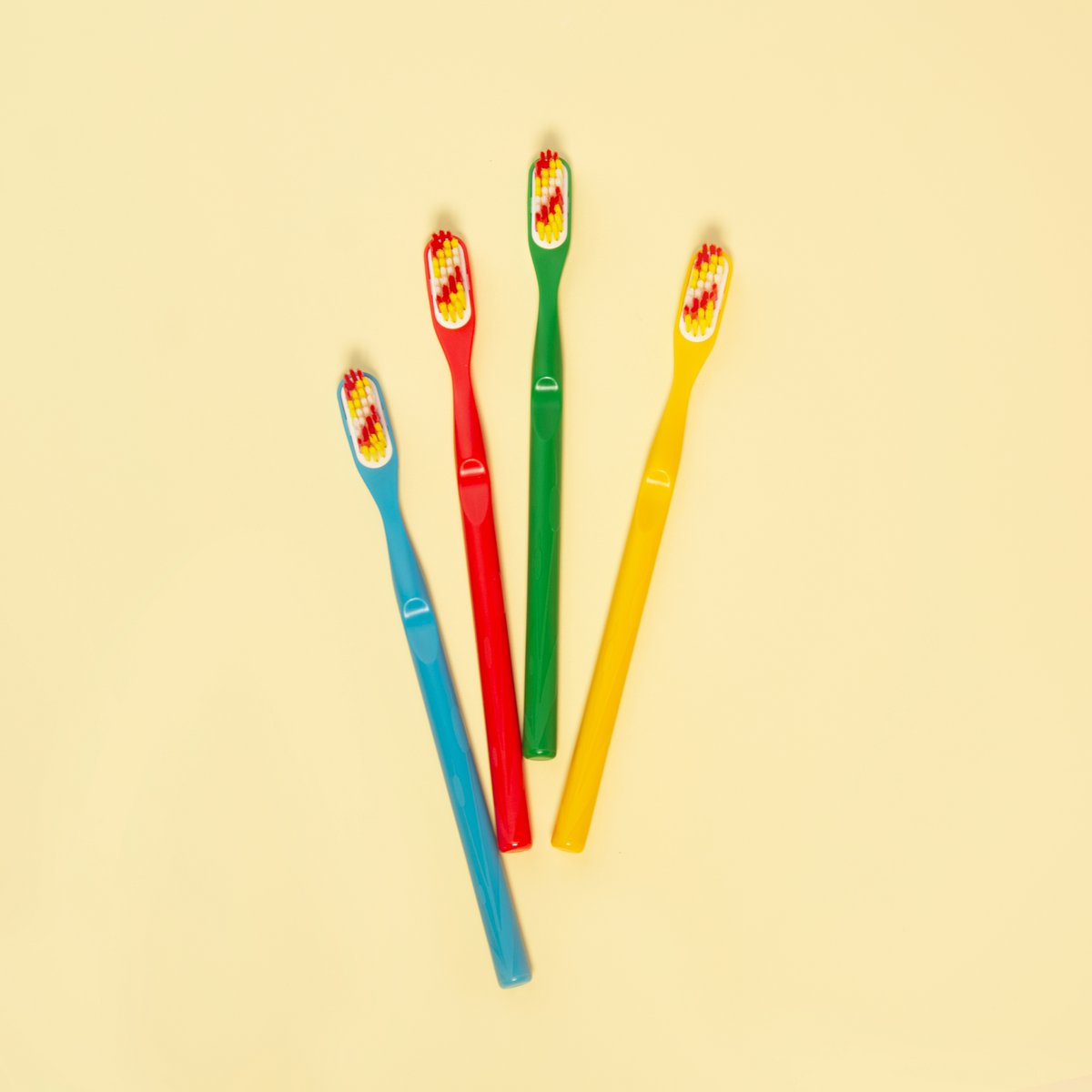 Cepillo de dientes - Niños (mezcla de 3 colores)