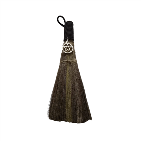 Bezem met metalen pentagram