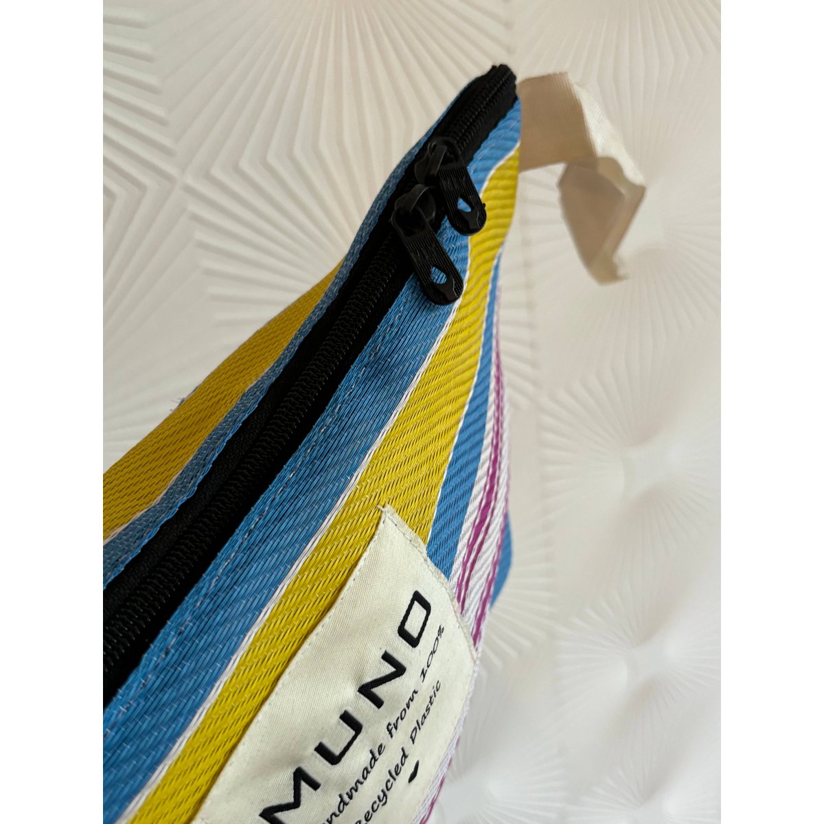 Bolsa de nylon reciclada hecha a mano