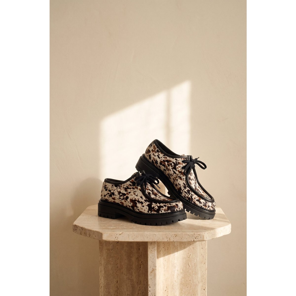 ODDA COW PRINT – Wallabee-Schuhe mit dicker Sohle