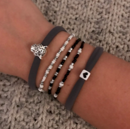 Grijs zwarte set armbandjes
