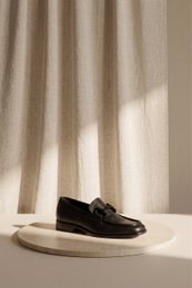 ZOE PATENT BLACK – Loafer met vierkante neus en paardenbitafwerking